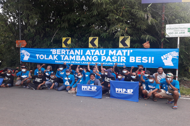 Detail Gambar Bapak Petani Di Kulon Progo Nomer 15