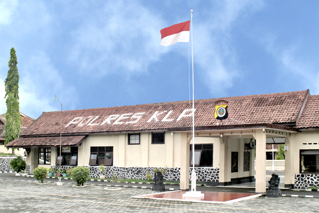 Detail Gambar Bapak Petani Di Kulon Progo Nomer 30