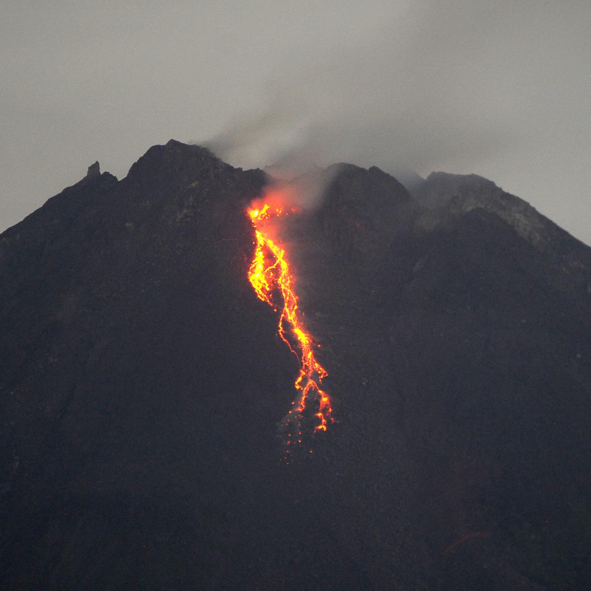 Detail Gambar Batuan Endapan Gunung Merapi Muda Nomer 6