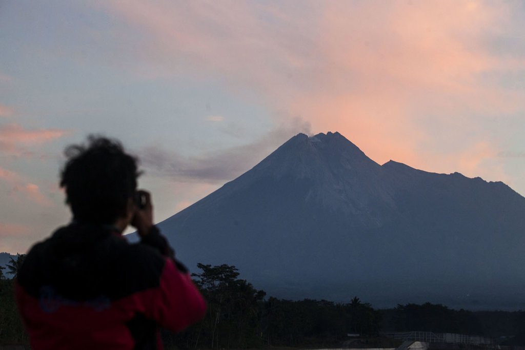 Detail Gambar Batuan Endapan Gunung Merapi Muda Nomer 2