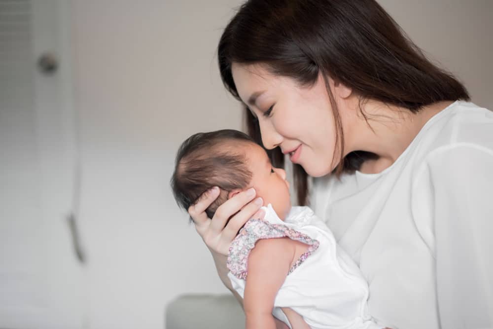 Detail Gambar Bayi Merapatkan Bibir Bawah Dan Atas Nomer 8