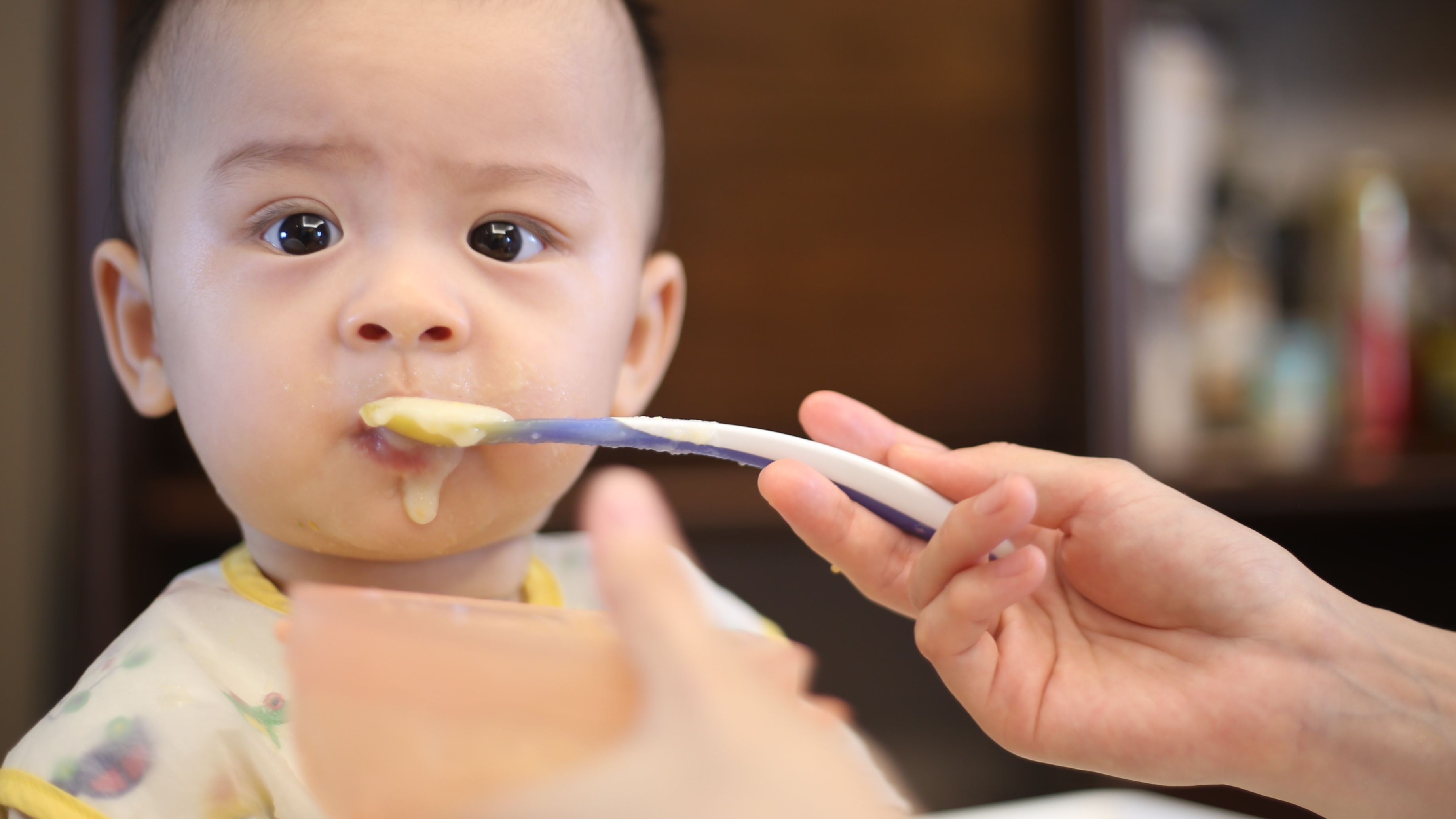 Detail Gambar Bayi Merapatkan Bibir Bawah Dan Atas Nomer 3