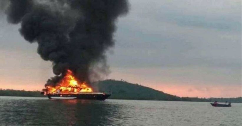 Detail Gambar Berita Kapal Terbakar Hari Ini Nomer 39