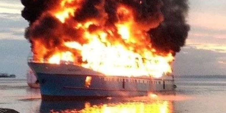 Detail Gambar Berita Kapal Terbakar Hari Ini Nomer 10