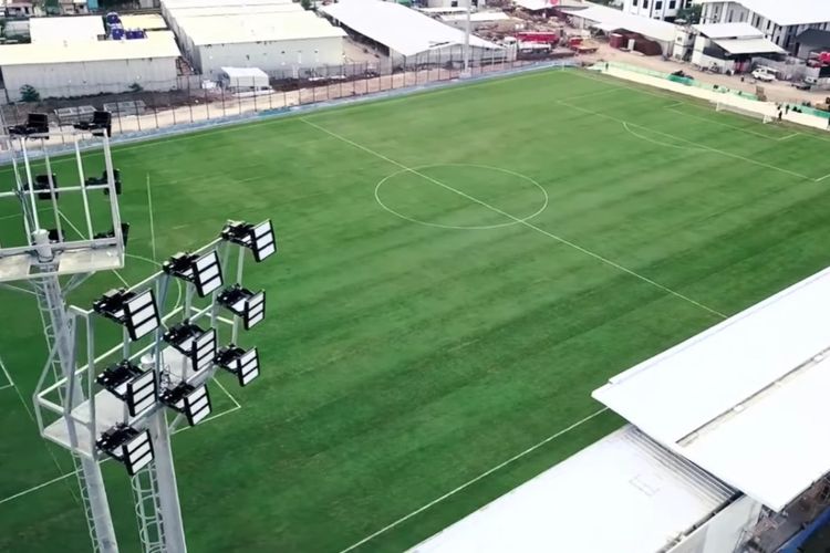 Detail Gambar Bola Di Lapangan Stadion Nomer 43