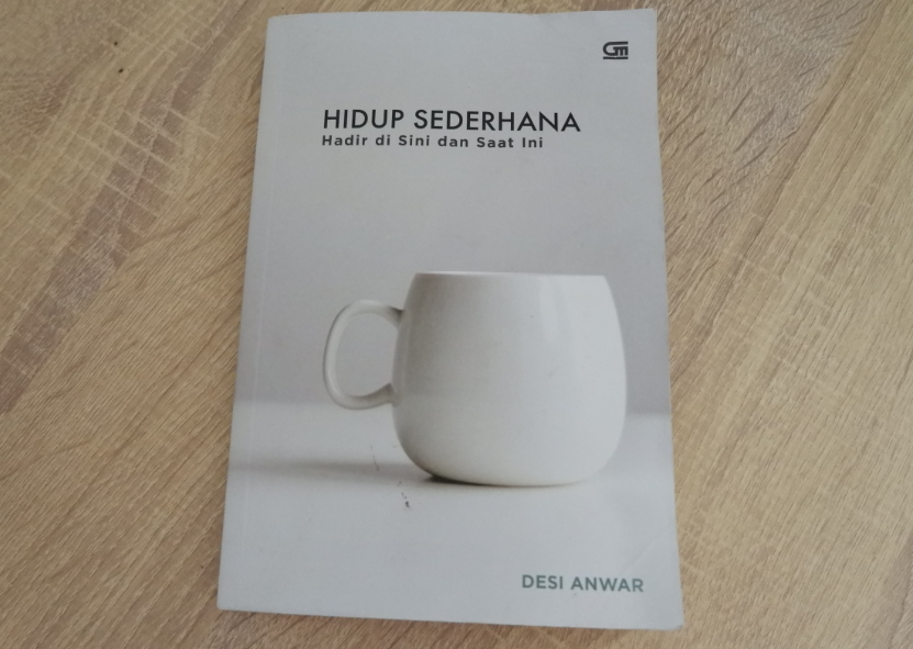 Detail Gambar Buku Desi Anwar Hidup Sederhana Nomer 7