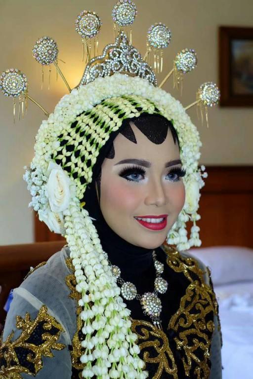 Detail Gambar Bunga Melati Untuk Pengantin Nomer 32