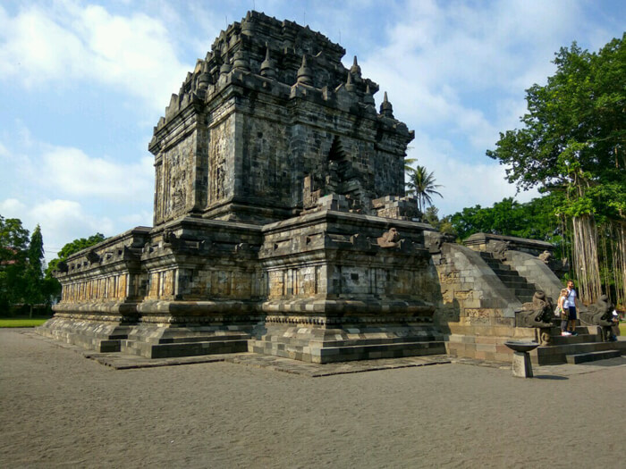 Detail Gambar Candi Mendut Beserta Asal Usul Dalam Bahasa Inggris Nomer 2