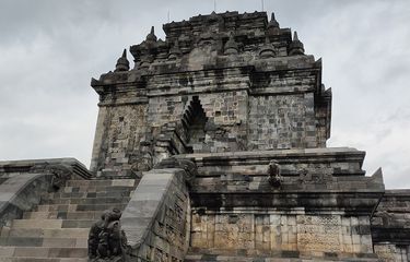 Detail Gambar Candi Mendut Beserta Asal Usul Dalam Bahasa Inggris Nomer 6