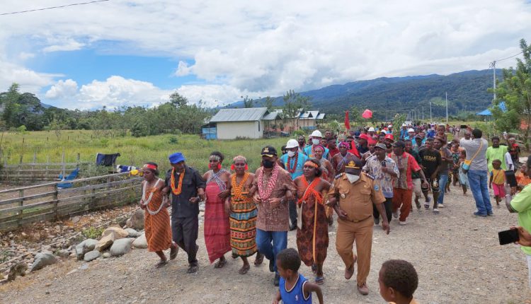 Detail Gambar Desa Di Papua Barat Nomer 17