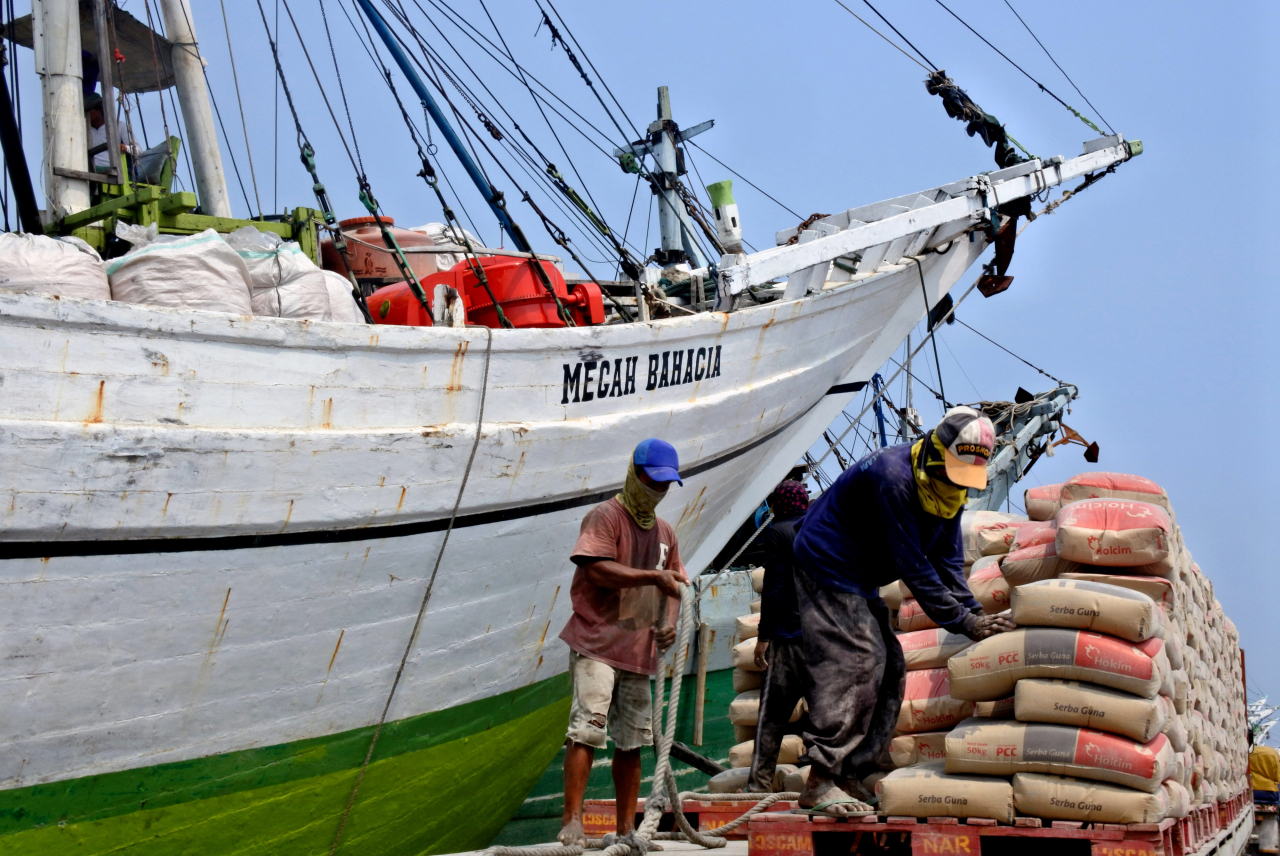 Detail Gambar Distribusi Semen Di Pelabuhan Nomer 33