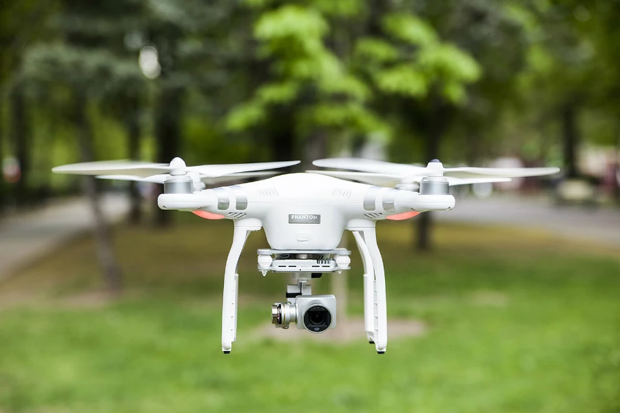 Detail Gambar Drone Phantom Gambar Drone Dilapangan Nomer 20