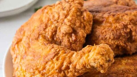 Detail Gambar Fried Chicken Di Piring Nomer 13