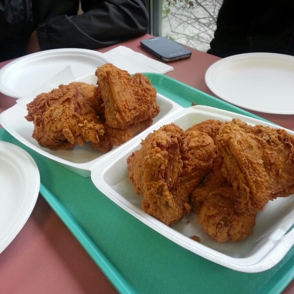 Detail Gambar Fried Chicken Di Piring Nomer 34