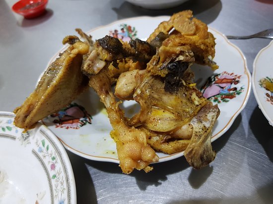 Detail Gambar Fried Chicken Di Piring Nomer 35