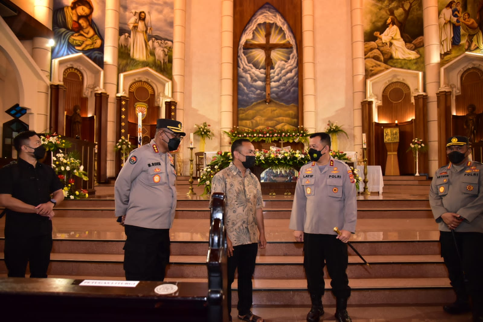 Detail Gambar Gereja Beserta Umatnya Nomer 27