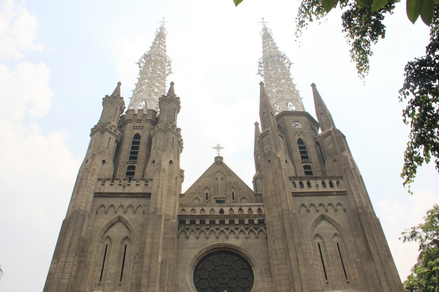 Detail Gambar Gereja Katolik Beserta Penjelasannya Nomer 5