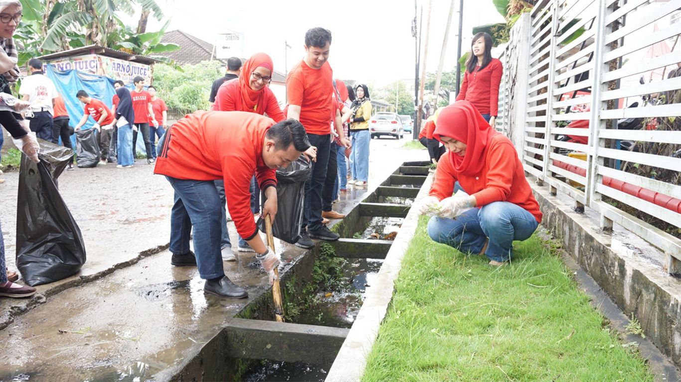 Detail Gambar Gotong Royong Di Masyarakat Beserta Penjelasannya Dari Gambar Tersebut Nomer 12