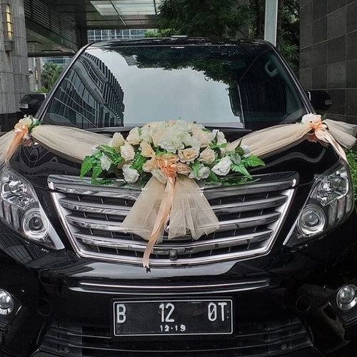 Detail Gambar Hiasan Bunga Di Mobil Pengantin Nomer 11