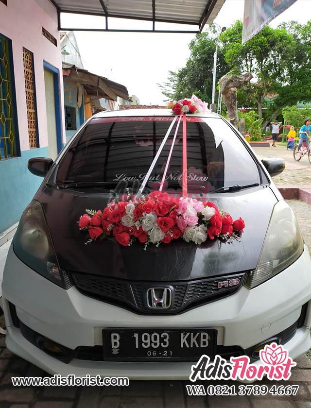 Detail Gambar Hiasan Bunga Di Mobil Pengantin Nomer 7