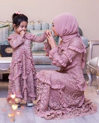 Detail Gambar Kebaya Ibu Ibu Gambar Kebaya Untuk Ibu Ibu Nomer 47