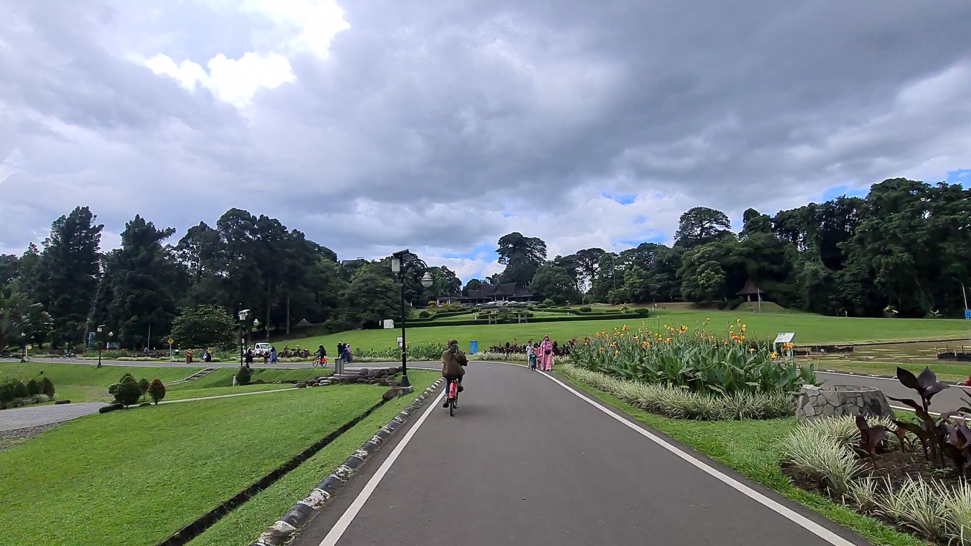 Detail Gambar Kebun Raya Dan Tempat Apa Nomer 20