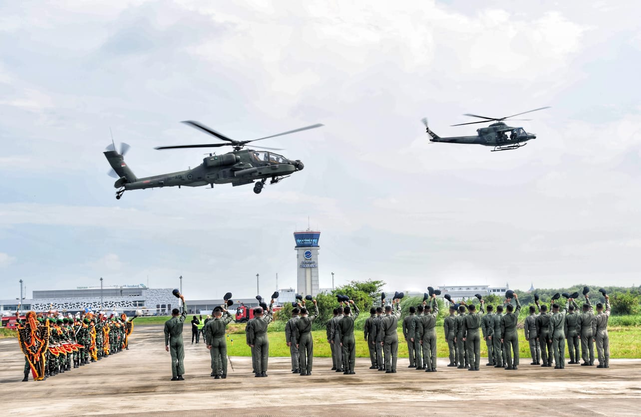 Detail Gambar Kopassus Gambar Helikopter Apache Nomer 45