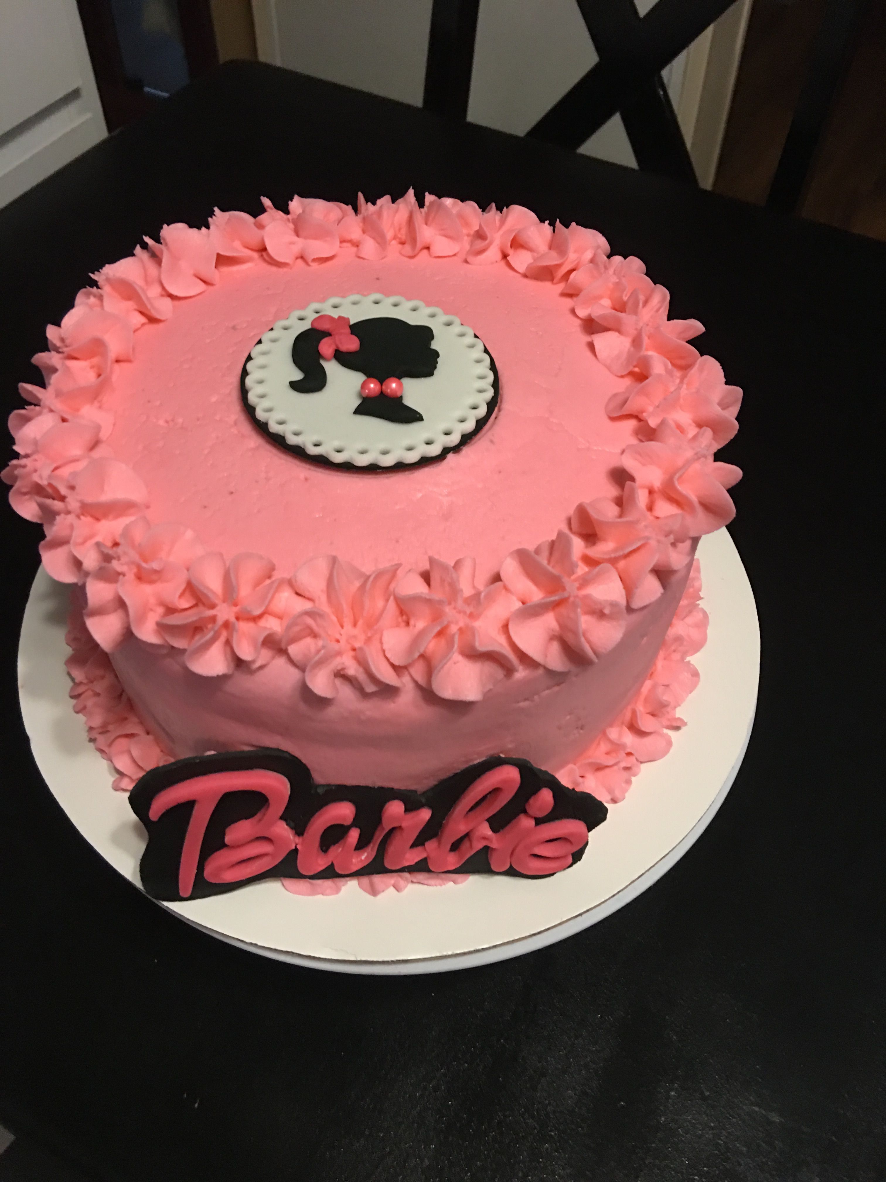 Detail Gambar Kue Ultah Barbie Buttercream Nomer 13