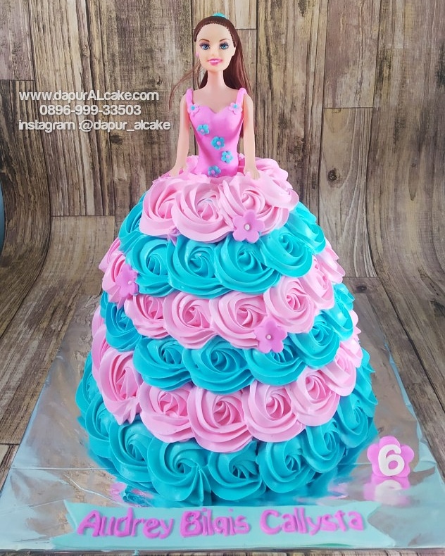 Detail Gambar Kue Ultah Barbie Buttercream Nomer 18