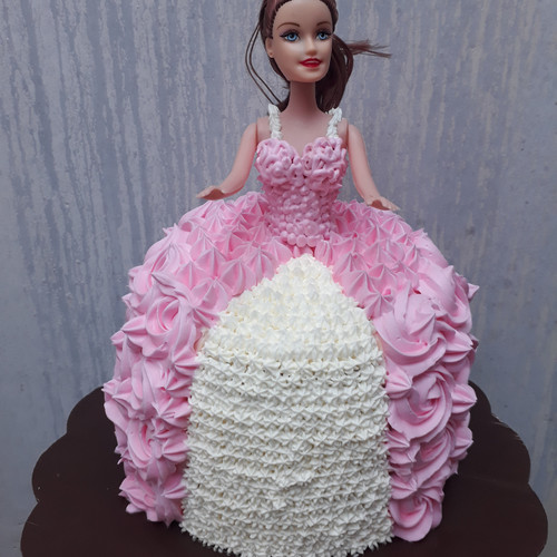 Detail Gambar Kue Ultah Barbie Buttercream Nomer 22