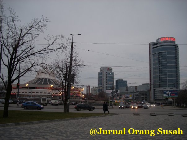 Detail Gambar Langit Gedung Manipulasi Selfie Nomer 25