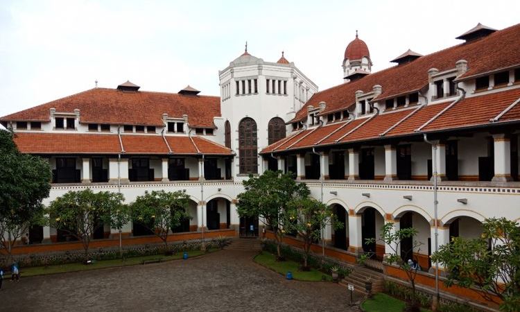 Detail Gambar Lawang Sewu Beserta Tulisan Semarang Nomer 8