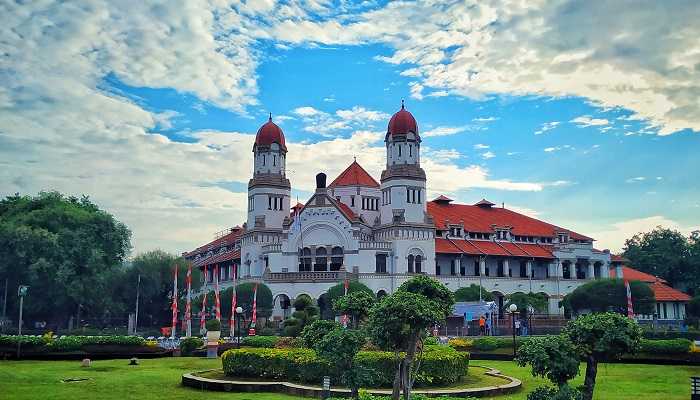 Detail Gambar Lawang Sewu Beserta Tulisan Semarang Nomer 4