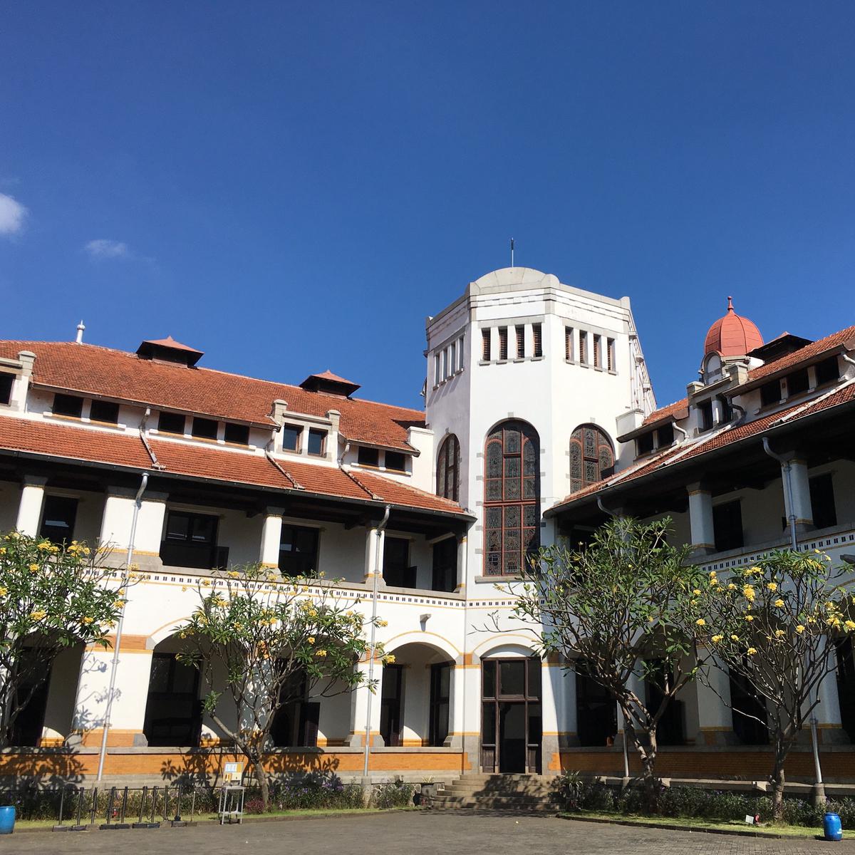 Detail Gambar Lawang Sewu Beserta Tulisan Semarang Nomer 41