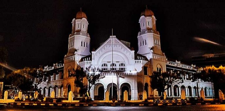 Detail Gambar Lawang Sewu Beserta Tulisan Semarangnya Nomer 21