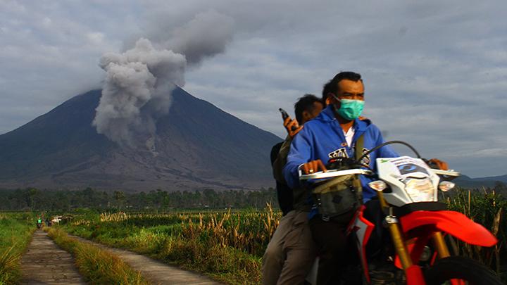 Detail Gambar Letusan Gunung Berapi Beserta Penjelasan Nya Nomer 23