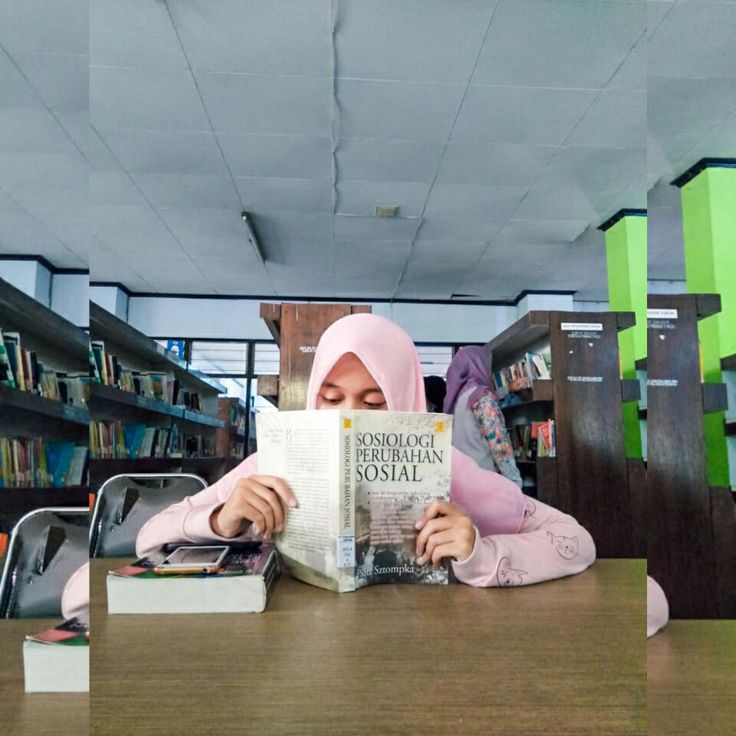 Detail Gambar Membaca Buku Di Perpustakaan Nomer 16