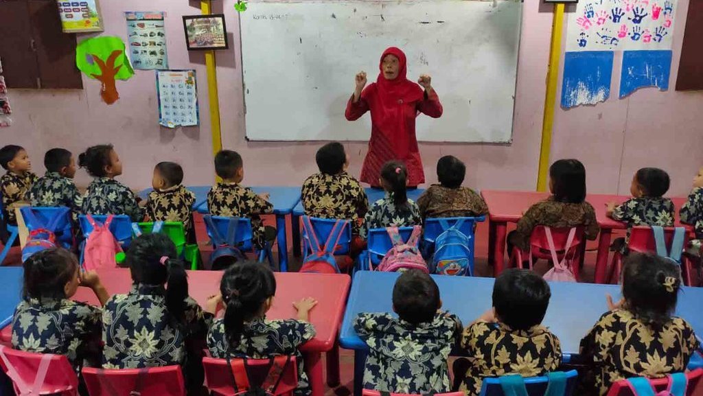 Detail Gambar Mewarnai Perlengkapan Bermain Di Ruangan Sekolah Nomer 27