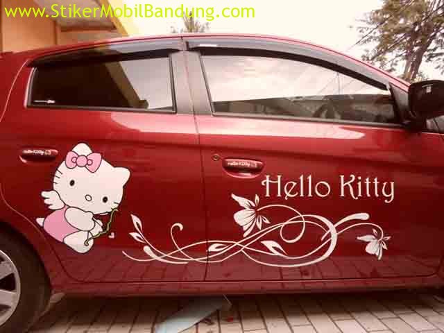 Detail Gambar Mobil Sedan Merah Skotlet Aneka Gambar Stiker Hello Kitty Nomer 4
