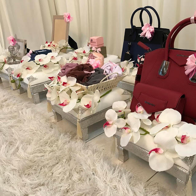 Detail Gambar Orang Bertunang Gambar Hantaran Untuk Pihak Lelai Nomer 6