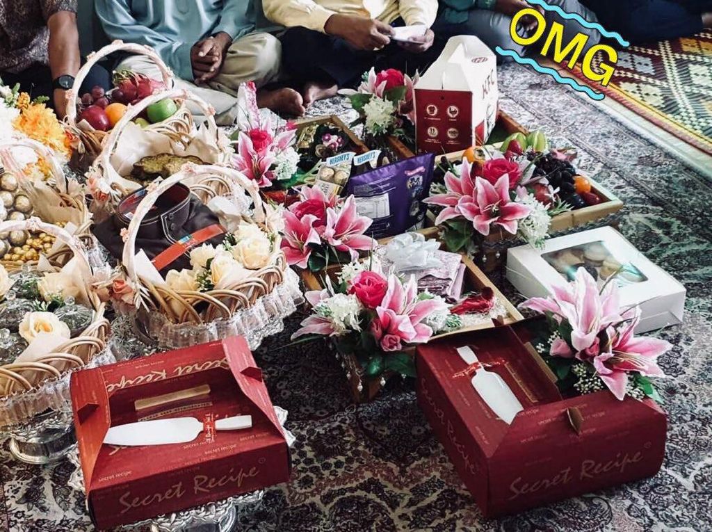 Detail Gambar Orang Bertunang Gambar Hantaran Untuk Pihak Lelai Nomer 2