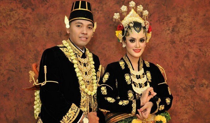 Detail Gambar Pakaian Adat 34 Provinsi Di Indonesia Dan Penjelasannya Nomer 30