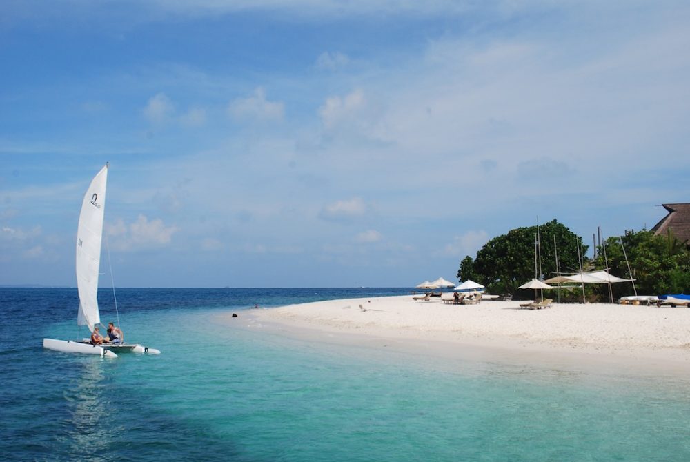 Detail Gambar Pantai Dan Pulau Bersih Nomer 2