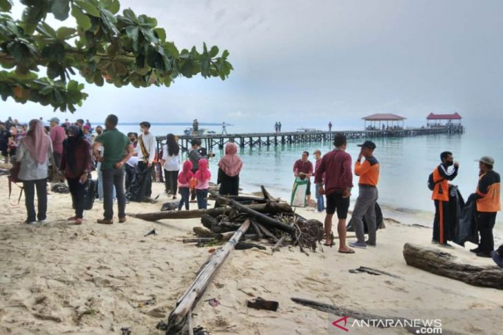 Detail Gambar Pantai Dan Pulau Bersih Nomer 32