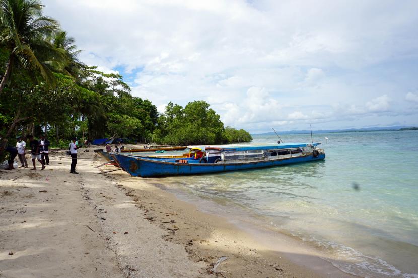 Detail Gambar Pantai Dan Pulau Sorong Nomer 47