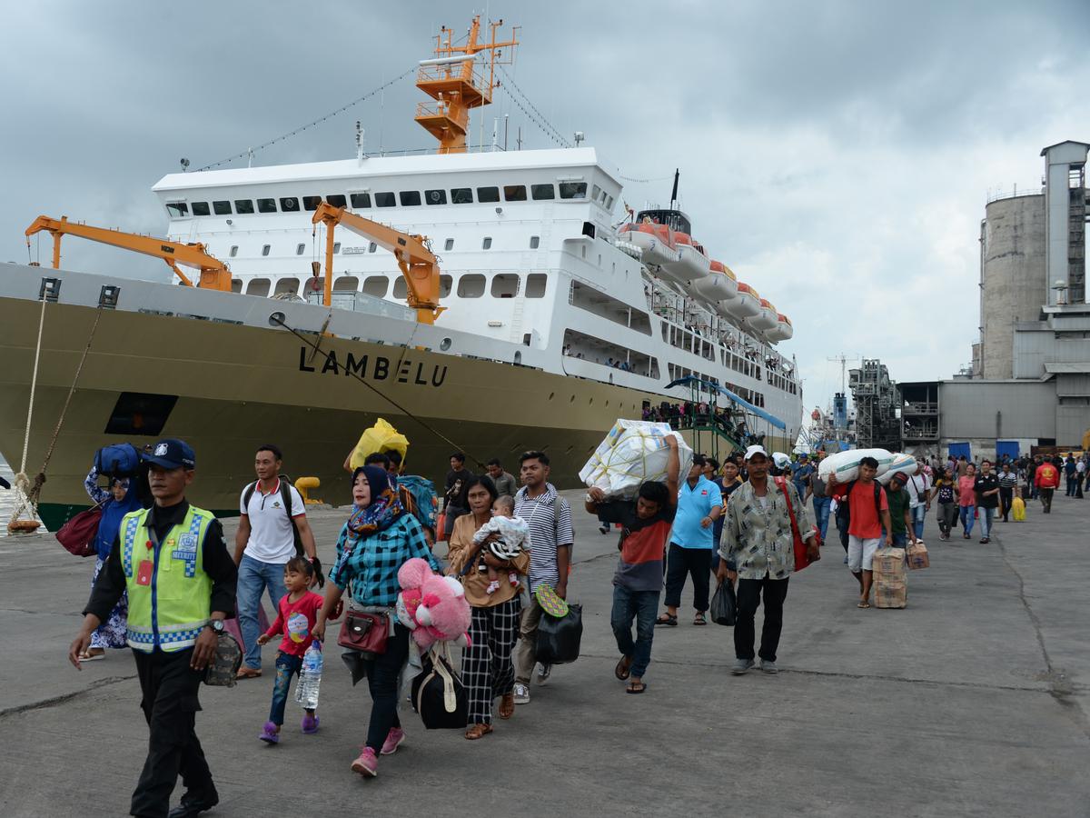 Detail Gambar Pelabuhan Kapal Laut Nomer 16