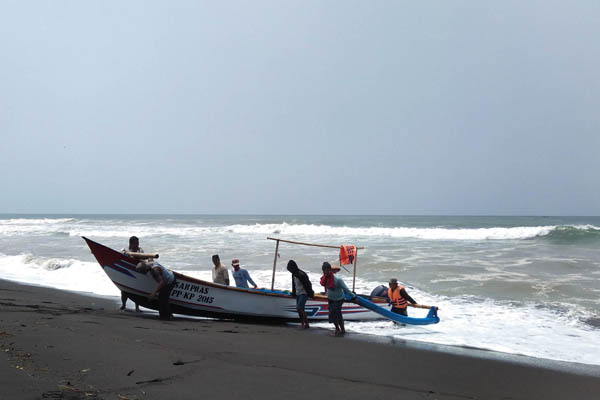 Detail Gambar Pembangkit Listrik Tenaga Air Laut Gambar Kapal Nelayan Nomer 33