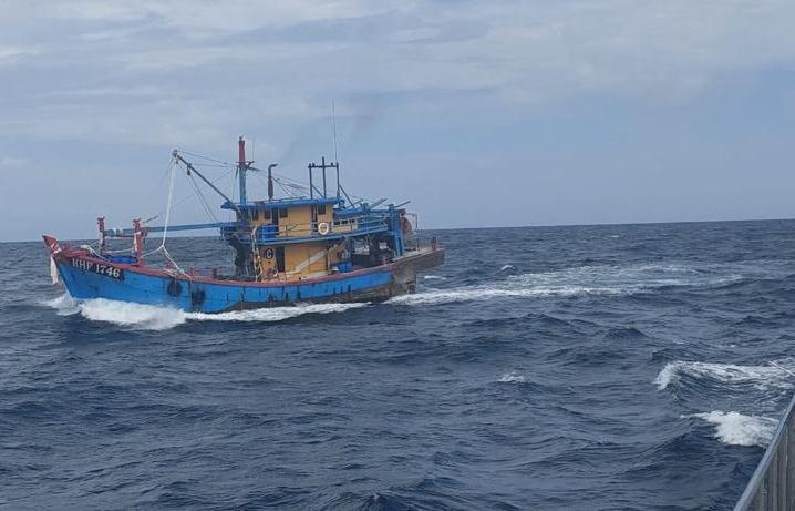 Detail Gambar Penangkapan Ikan Di Laut Sulawesi Nomer 13