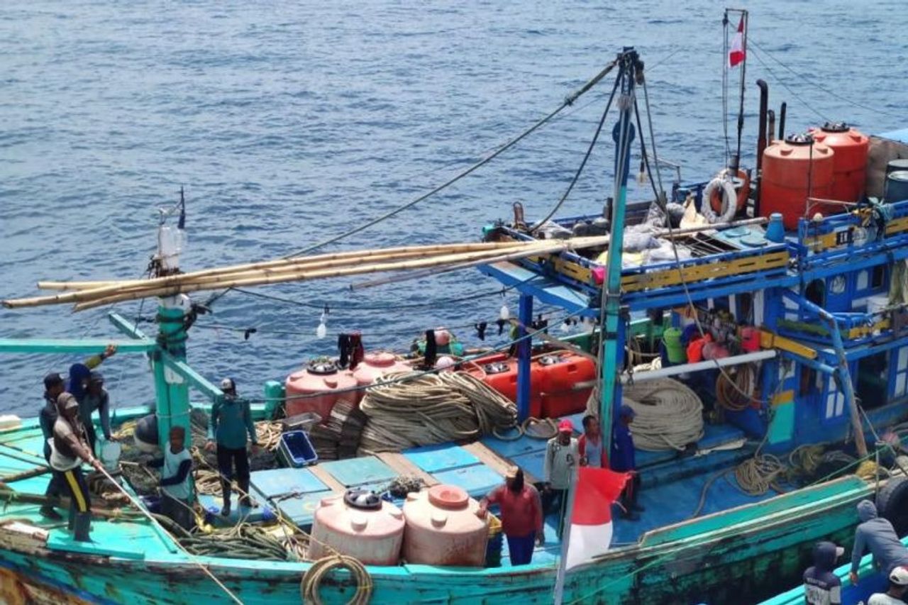 Detail Gambar Penangkapan Ikan Di Laut Sulawesi Nomer 14