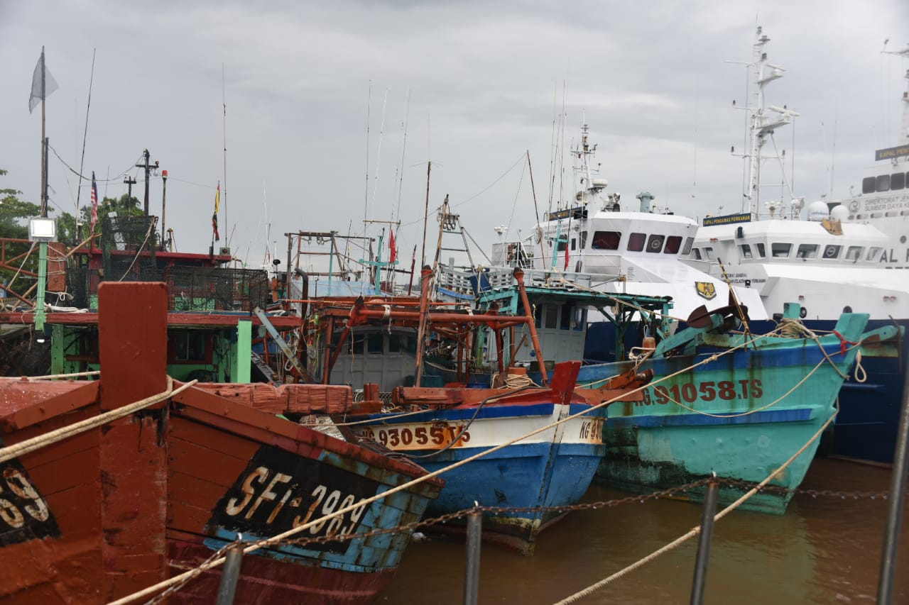 Detail Gambar Penangkapan Ikan Di Laut Sulawesi Nomer 21